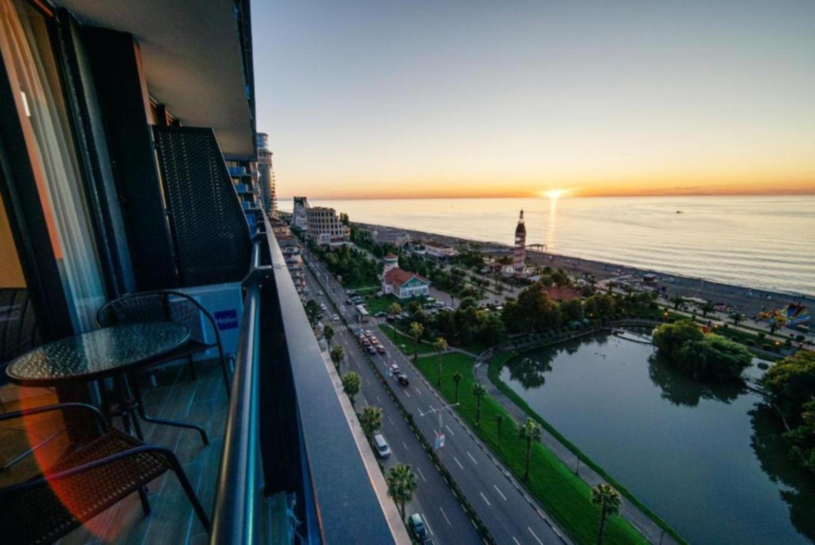 Orbi City Panoramic View Batumi Ngoại thất bức ảnh